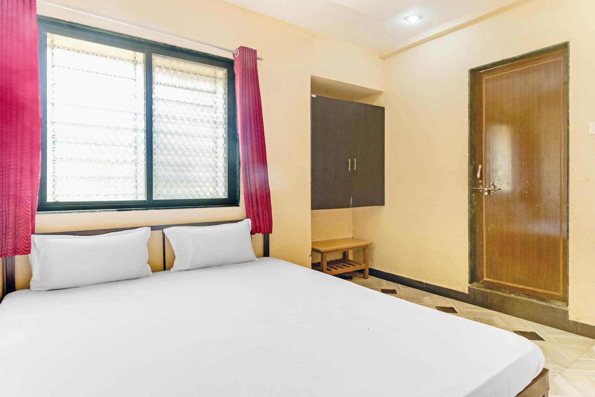 Spot On Harihar Lodging And Yatri Niwas Hotel Kolhapur Exterior photo