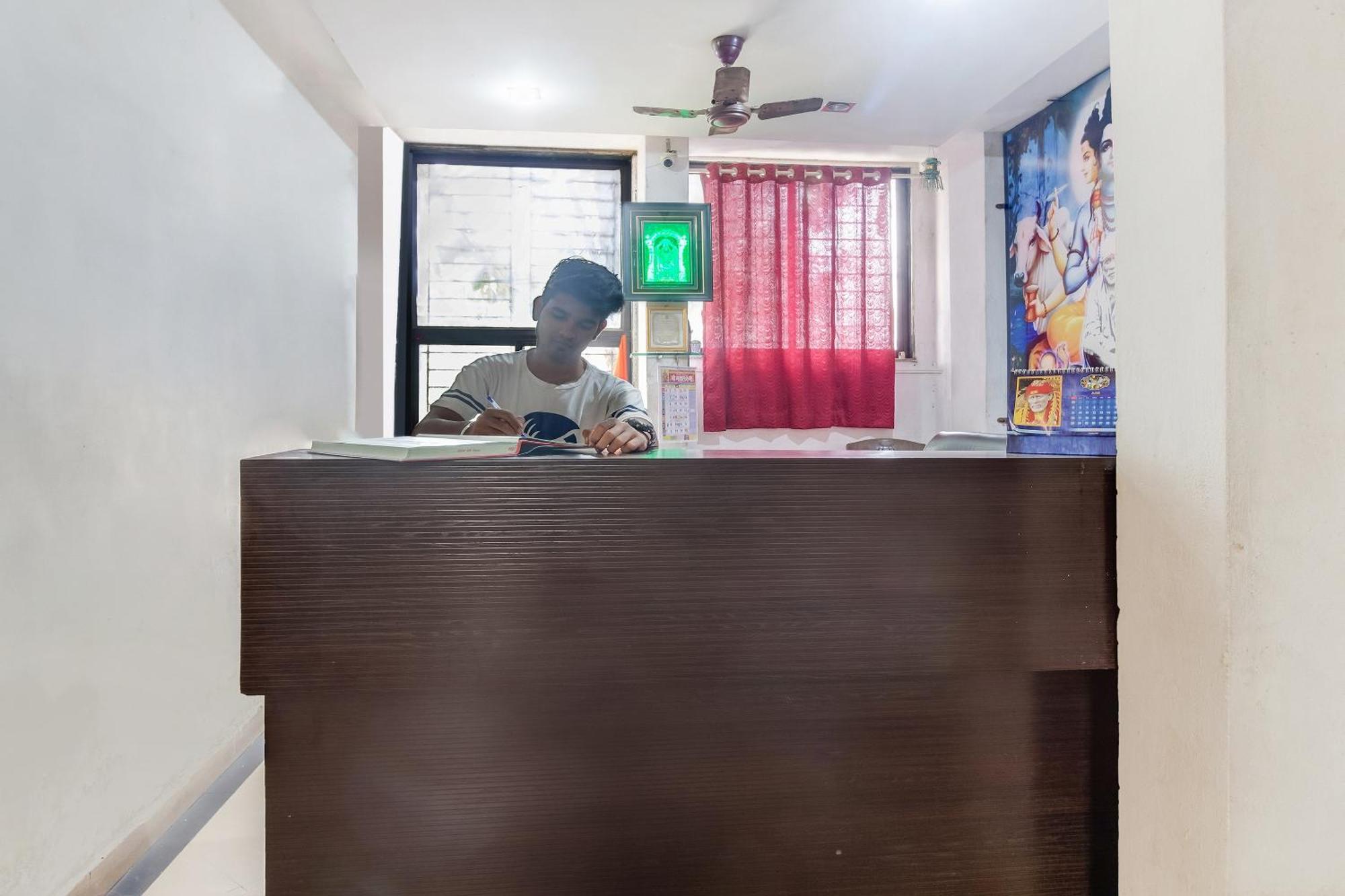 Spot On Harihar Lodging And Yatri Niwas Hotel Kolhapur Exterior photo