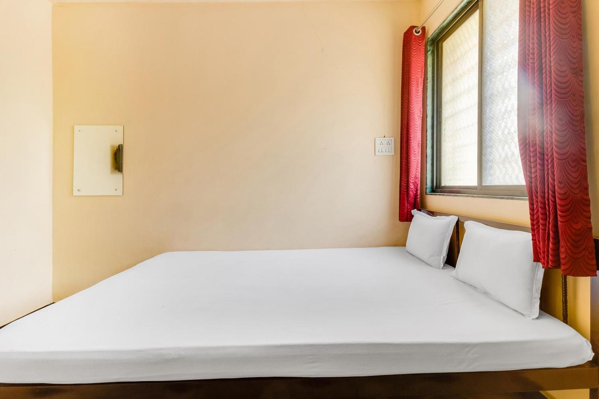 Spot On Harihar Lodging And Yatri Niwas Hotel Kolhapur Exterior photo