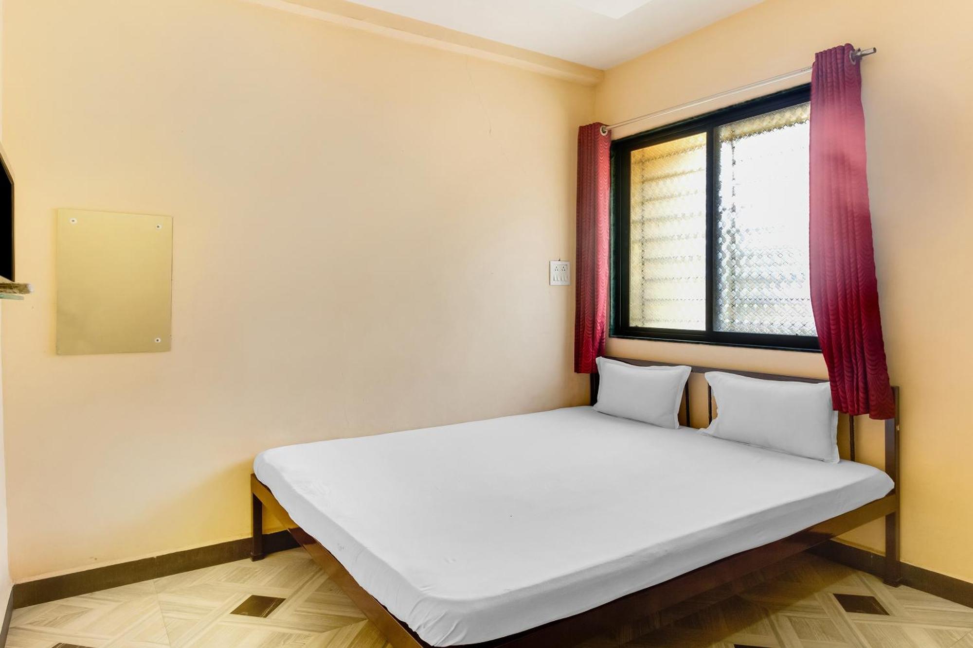 Spot On Harihar Lodging And Yatri Niwas Hotel Kolhapur Exterior photo