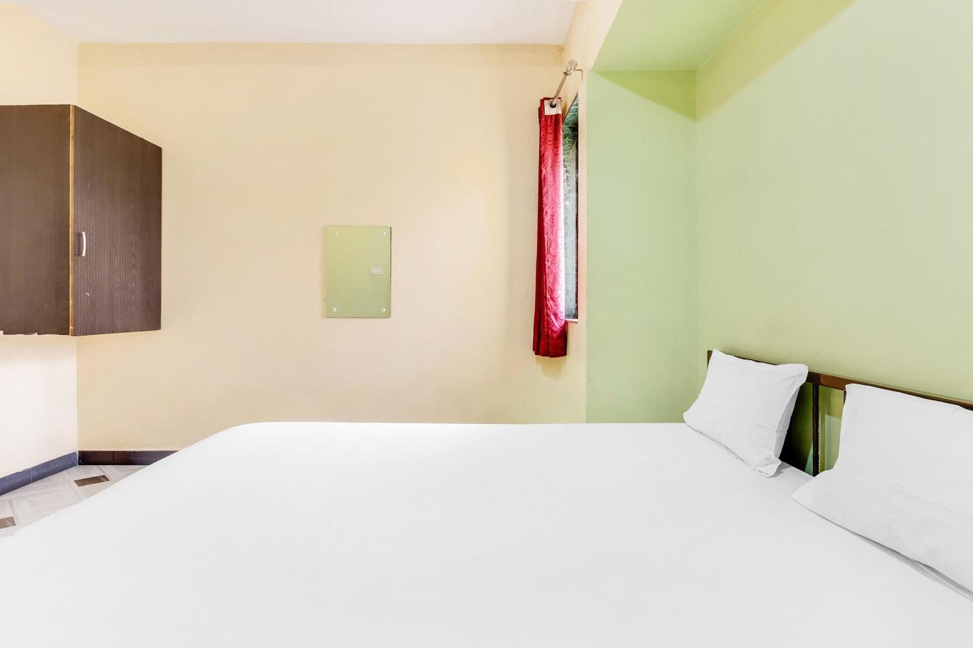 Spot On Harihar Lodging And Yatri Niwas Hotel Kolhapur Exterior photo