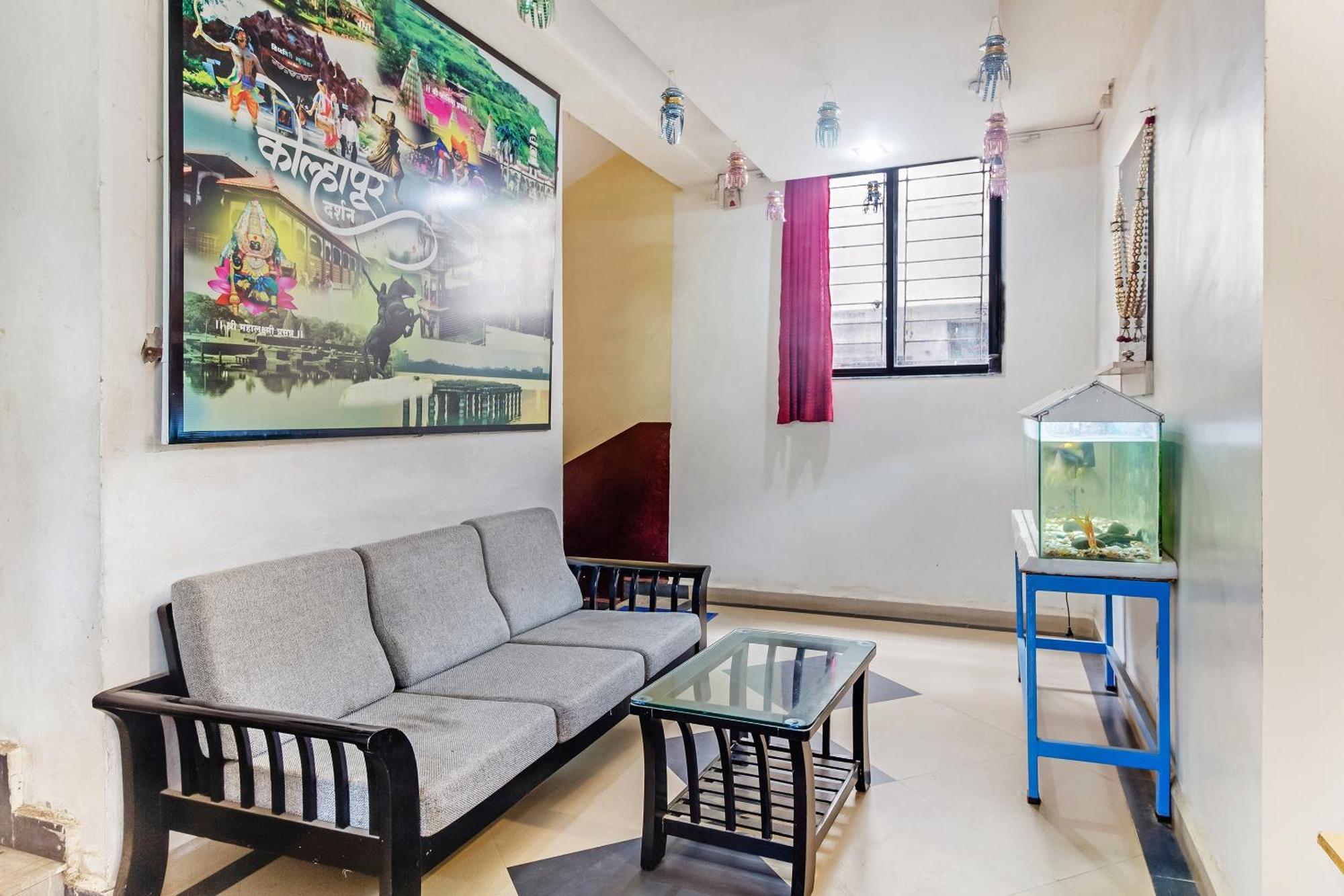 Spot On Harihar Lodging And Yatri Niwas Hotel Kolhapur Exterior photo