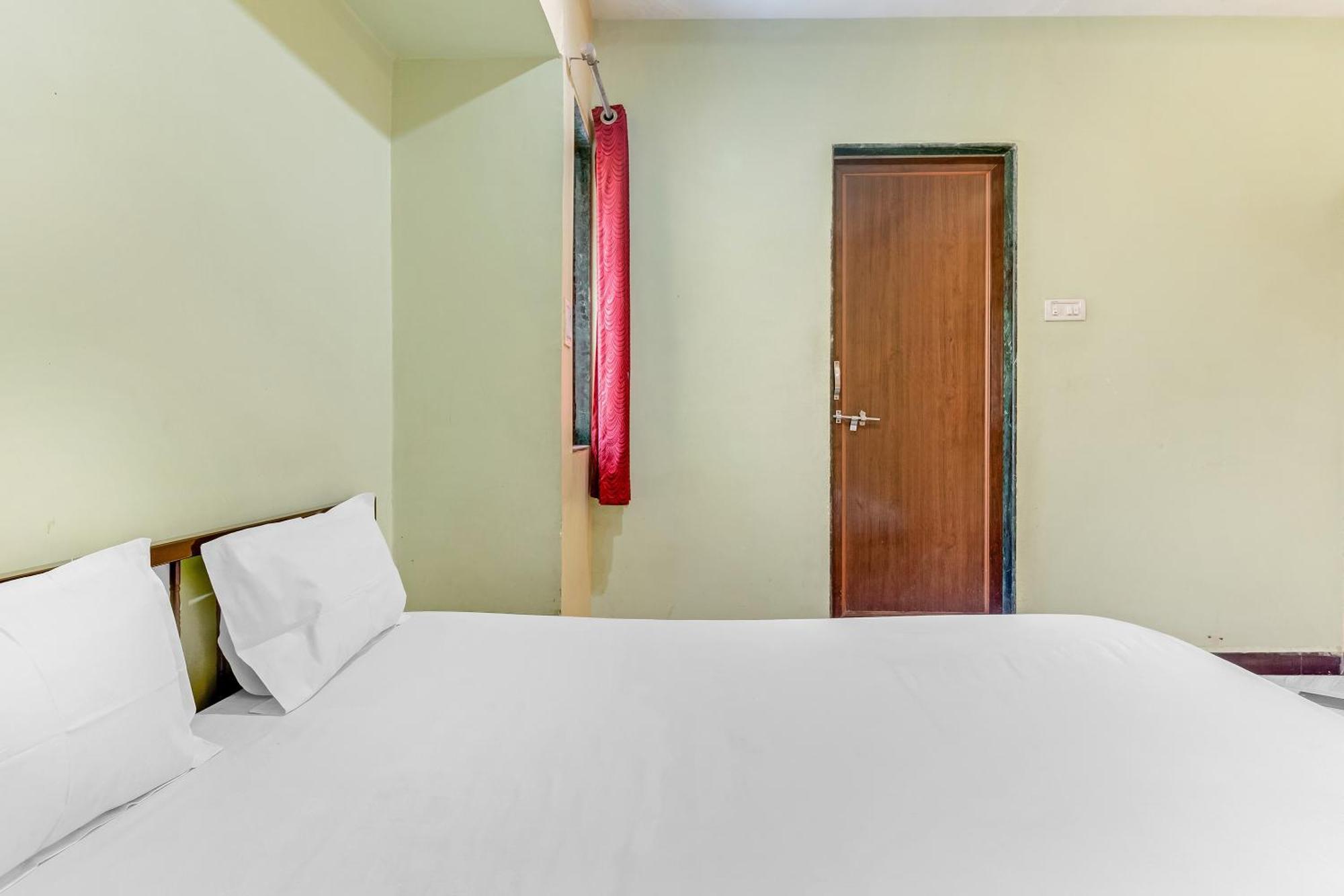 Spot On Harihar Lodging And Yatri Niwas Hotel Kolhapur Exterior photo