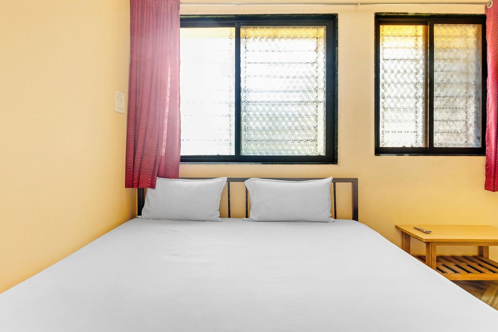 Spot On Harihar Lodging And Yatri Niwas Hotel Kolhapur Exterior photo